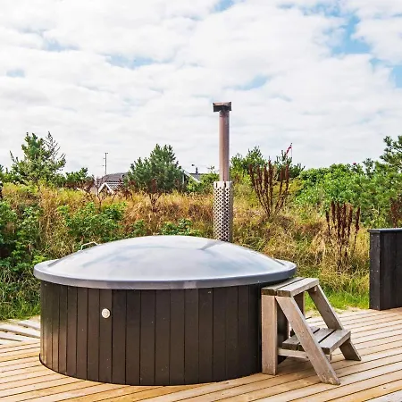 Сasa de vacaciones Gorgeous Holiday In Hvide Sande With Sauna Bjerregård